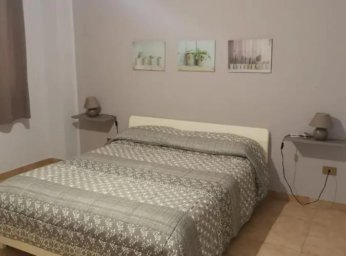 Antigone Holiday House