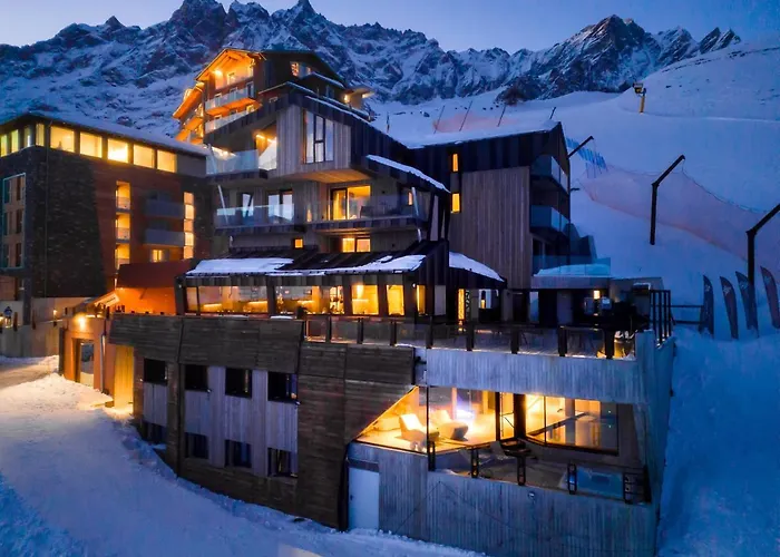 Bergman Mountain Hotel