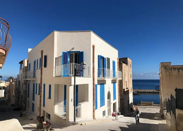 Blu Rooms