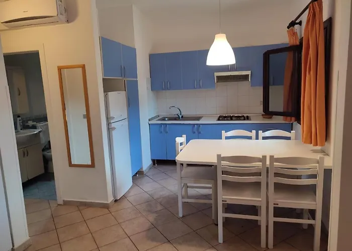 Kamarina Resort