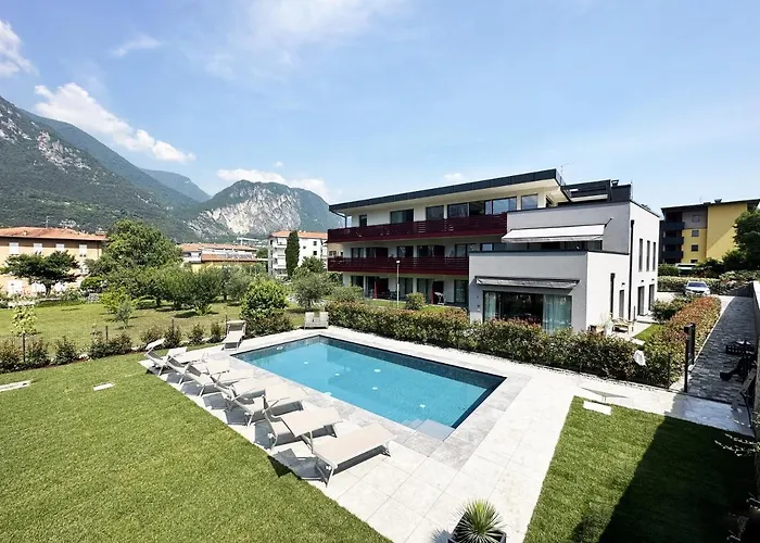 Residence Zangirolami - Luxury Garden And Balcony s