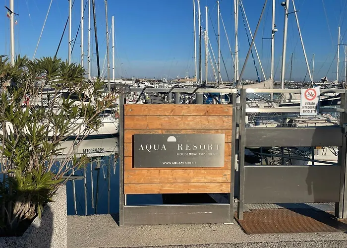 Aqua Resort Giulianova - Houseboat Experience
