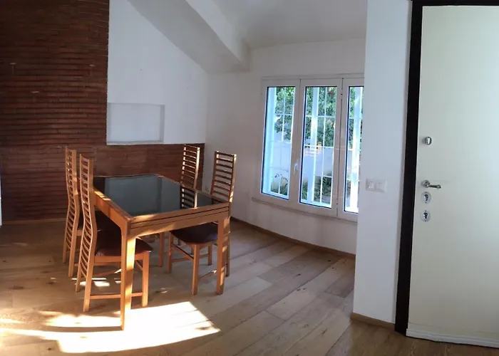 Romantische Villa am Meer mit Kamin Zoomarine Cinecittà World