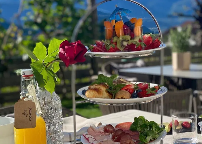 Haus Gregori Modern & Central Stay In Vineyard With Rooftop & Served Breakfast