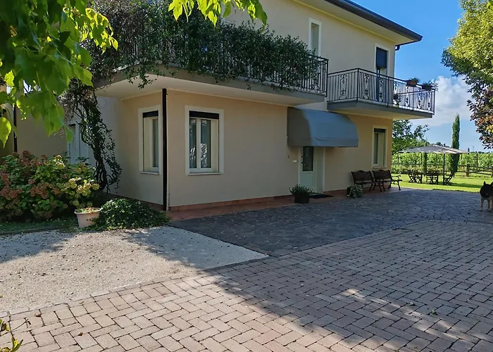Ginevra'S Country Home
