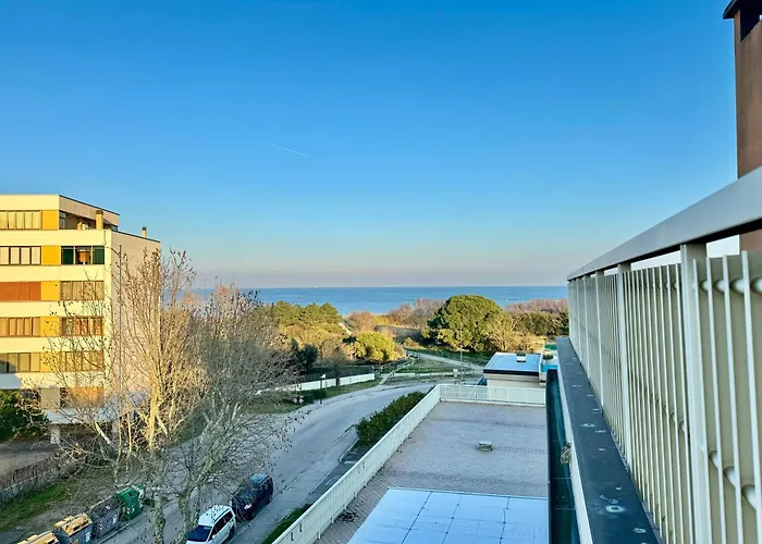 82, Attico Leonardo