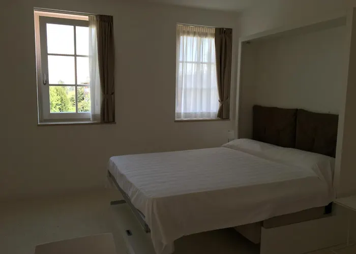 Quirinus Venetia Properties