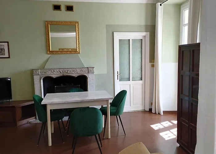 Villa Helios Holiday Home - Centre, Lake, 10' Car - Free Parking Self Check-In Airco
