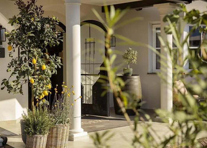 Lingers Suites & Residence