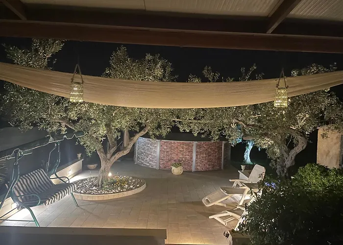 La casetta degli ulivi con piscina