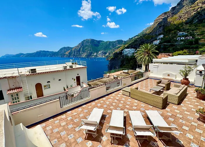 Casa Ella With Private Parking