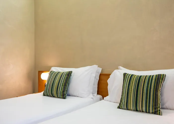 Hotel Embassy