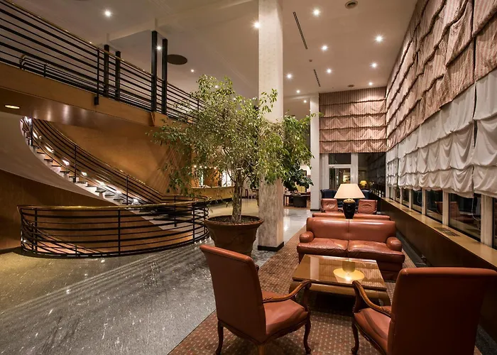 Flyon Hotel & Conference Center
