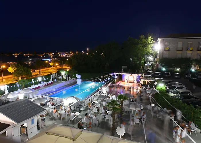 Promenade Universale