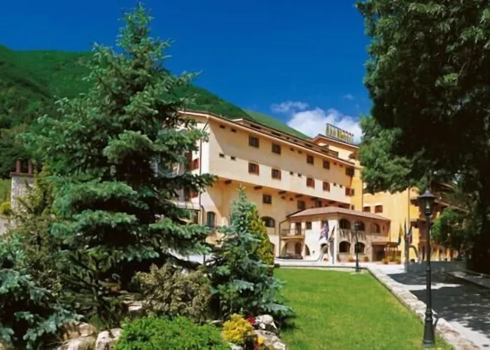 Leo Hotel