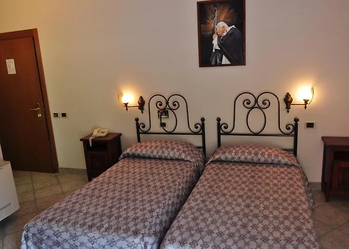 Leo Hotel