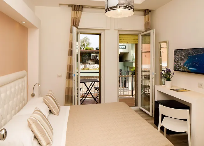 Sorrento Comfort Rooms con piscina