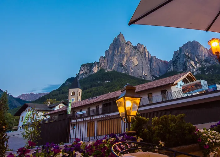 Hotel Enzian Seis am Schlern