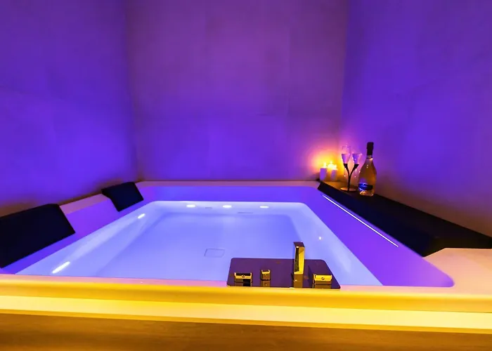 Elite Accommodations & Hydromassage Pool
