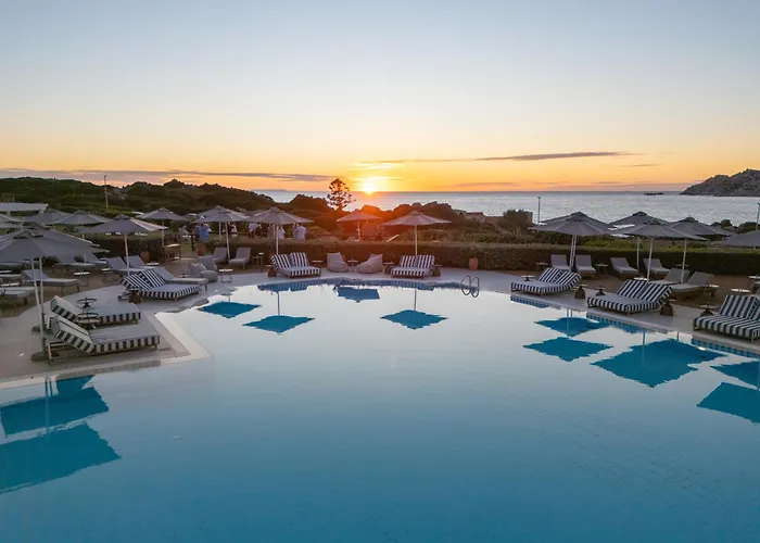 Mangia'S Santa Teresa Sardinia, Curio Collection By Hilton