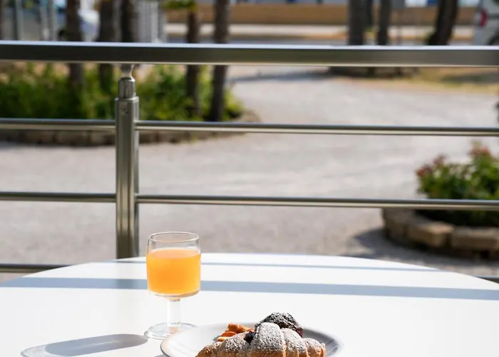 Hotel Tritone