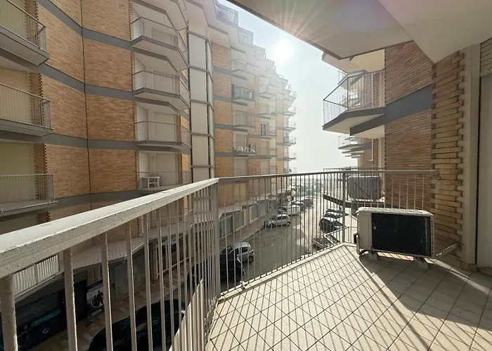 RESIDENCE CENTRO COMMERCIALE - WALTERIGATO Apartments SOLO PER FAMIGLIE