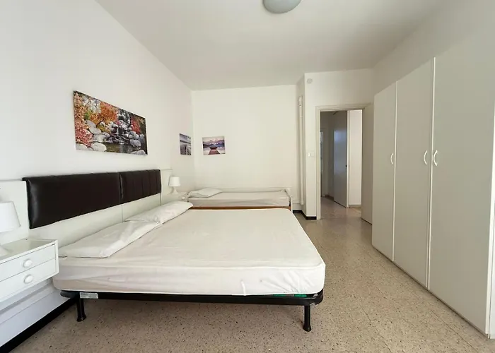 RESIDENCE CENTRO COMMERCIALE - WALTERIGATO Apartments SOLO PER FAMIGLIE