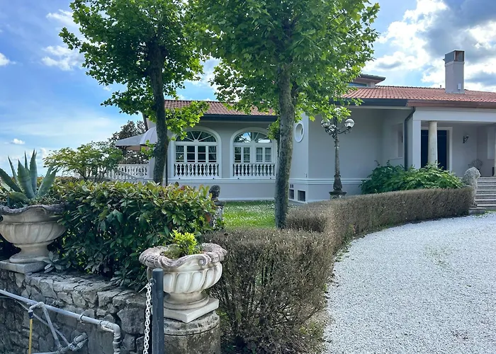 Alfresco Luxury Villa With Heated Pool