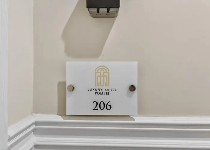 Pompei Luxury Suites-Near Ruins
