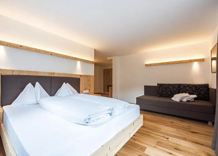 Hotel Fronza - Your Hike & Mountain Home