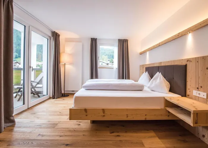 Hotel Fronza - Your Hike & Mountain Home