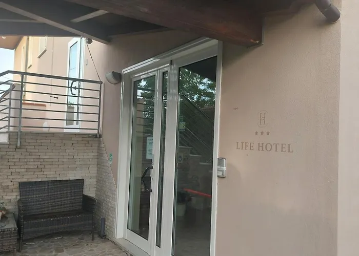 Life Hotel