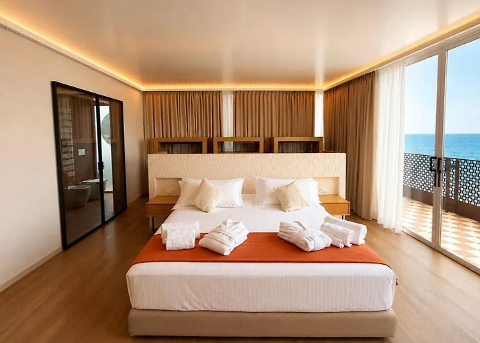 Beach Hotel Terracotta
