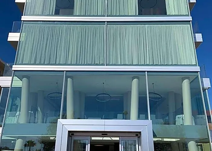 Hotel Commodore