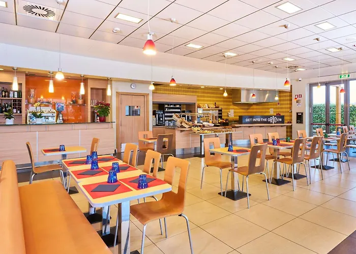 Ibis Como