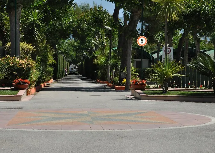 Camping Poseidonia