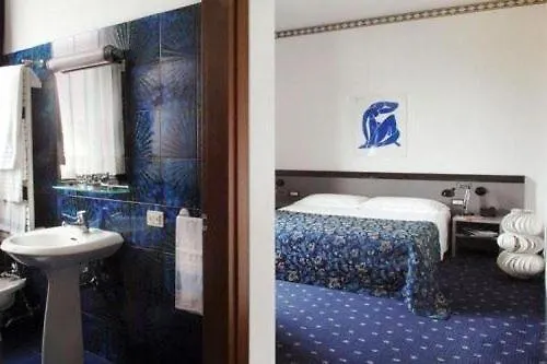 Hotel Blu Inn