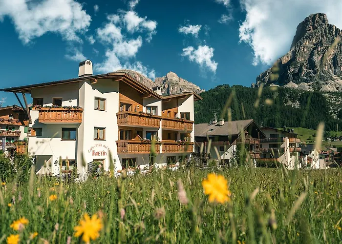 Hotel Garni Raetia Kurfar