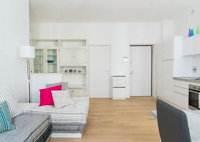 Guesthost - Belvedere White Flat