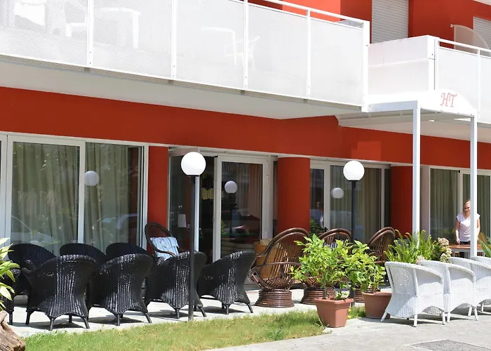 Hotel Tritone