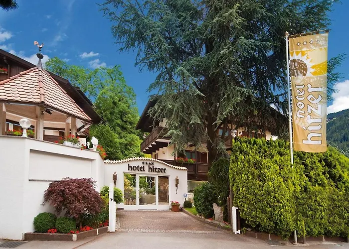 Hotel Hirzer ***S