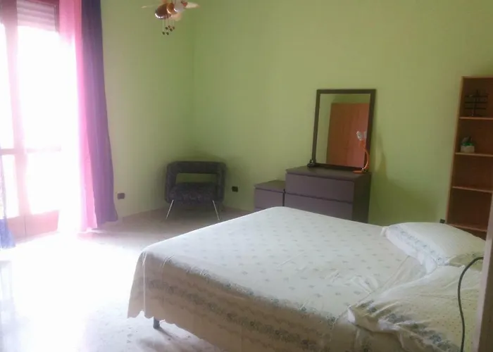 Room In Via Larino 16