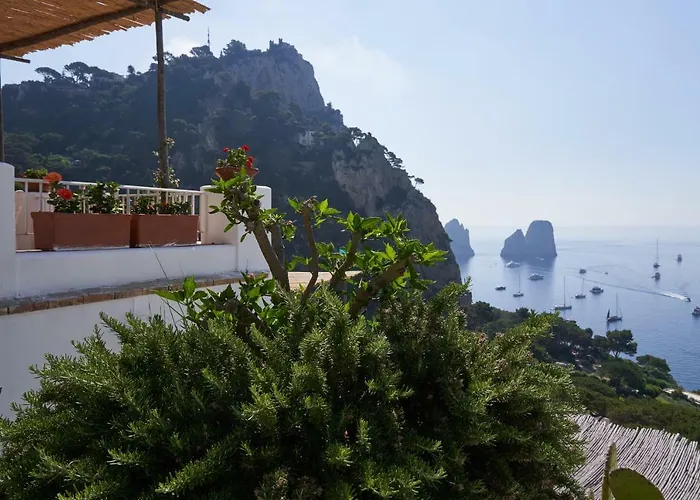 VILLA MARINA PICCOLA ai FARAGLIONI