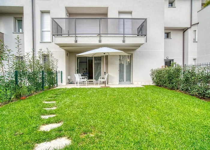 Guesthost - Casa Azzurra Apartment With Garden